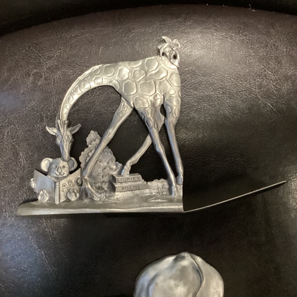 Vintage 1993 Seagull Canada Pewter Giraffe and Elephant Bookends 5.25” tall - Picture 9 of 10
